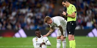 ইনজুরিতে জনপ্রিয় ফুটবলার কামাভিঙ্গা কামাভিঙ্গা