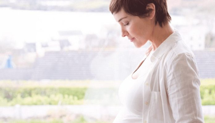 বেশি বয়সে সন্তান ধারণ নারী