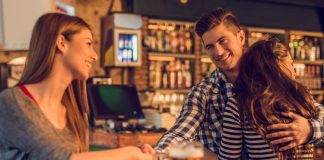 প্রেমিকের প্রতারণা বুঝবেন যেভাবে