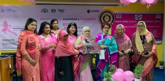 প্রতি আটজনে একজন নারী স্তন ক্যানসারের ঝুঁকিতে