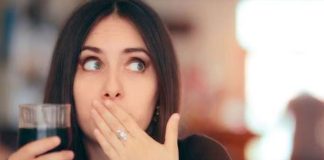 দ্রুত হেঁচকি বন্ধ করার সহজ উপায়