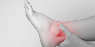 পা ফুলে যাওয়া কীসের লক্ষণ?