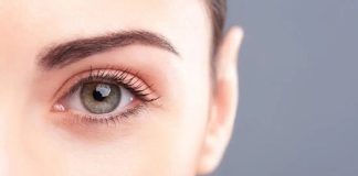 চোখের পাতা লাফায় কেন?