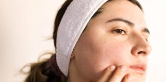 যেসব লক্ষণে বুঝবেন ত্বকের আর্দ্রতা হারাচ্ছেন