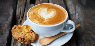 কফির সঙ্গে ঘি মিশিয়ে খেলে কী হয়?