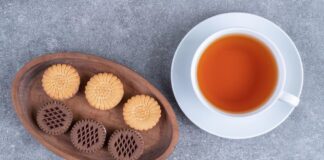 চায়ের সঙ্গে বিস্কুট খাওয়া কেন ক্ষতিকর?