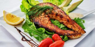 ভিটামিন বি১২ এর ঘাটতি মেটাতে কোন খাবারগুলো খাবেন?