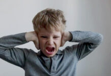 আপনার সন্তানও ভুগতে পারে মানসিক চাপে, বুঝবেন যেভাবে