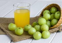 কমলা না আমলকী, শীতে ত্বক ভালো রাখতে কোনটি খাবেন?