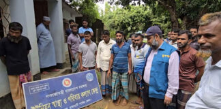 বাইরে রোগী, সরকারি স্বাস্থ্য কেন্দ্রে ঝুলছে তালা!