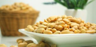 শীতে প্রতিদিন বিকেলে বাদাম খেলে কী হয়?