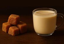 একমাস ধরে প্রতি রাতে দুধ ও গুড় একসঙ্গে খেলে কী হয়?