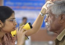 চোখের দৃষ্টি হঠাৎ ঝাপসা হয়ে যাচ্ছে? জেনে নিন ৫টি বিপজ্জনক লক্ষণ