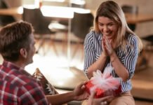 নারী দিবসে উপহার হোক বৈচিত্র্যময়, তালিকায় যা রাখতে পারেন