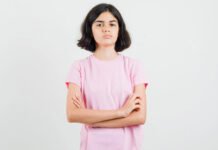 মেয়েদের অকাল বয়ঃসন্ধি প্রতিরোধে যা করবেন